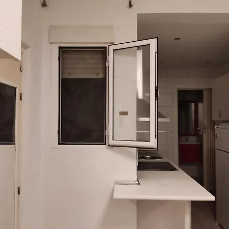 Loft Casa Nou Con 2 Gatos Y Sofa Cama Barcelona